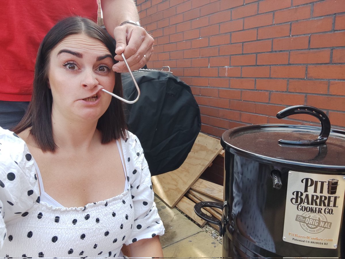 Mr_H_YouTube's tweet image. @PitBarrelCooker you've got me hooked.

Loving cooking on this!!

#mrhandfriends
#pitbarrelcooker
#pitbarrel
#girlsthatgrill
#bbq
#grilling