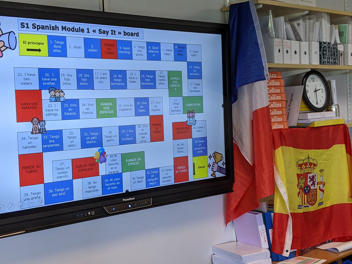 WacMod_Language's tweet image. 2B1 practising their translation skills with a group boardgame activity 🇪🇸 #lovelanguages @WhitburnAC