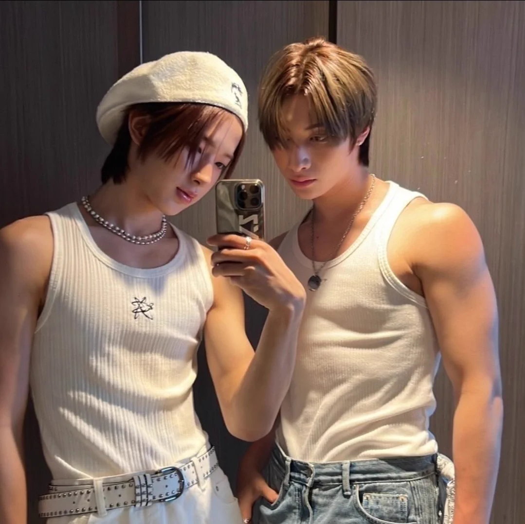 kpop moments that could kill achilleans on X: 