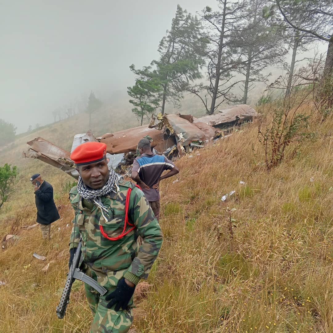 SABCNews_Radio's tweet image. [LISTEN] Malawian President Lazarus Chakwera confirms deaths of his vice president, Saulos Klaus Chilima and 9 others in plane crash.

🔗 omny.fm/shows/update-n… 

#UpdateAtNoon #SABCNews