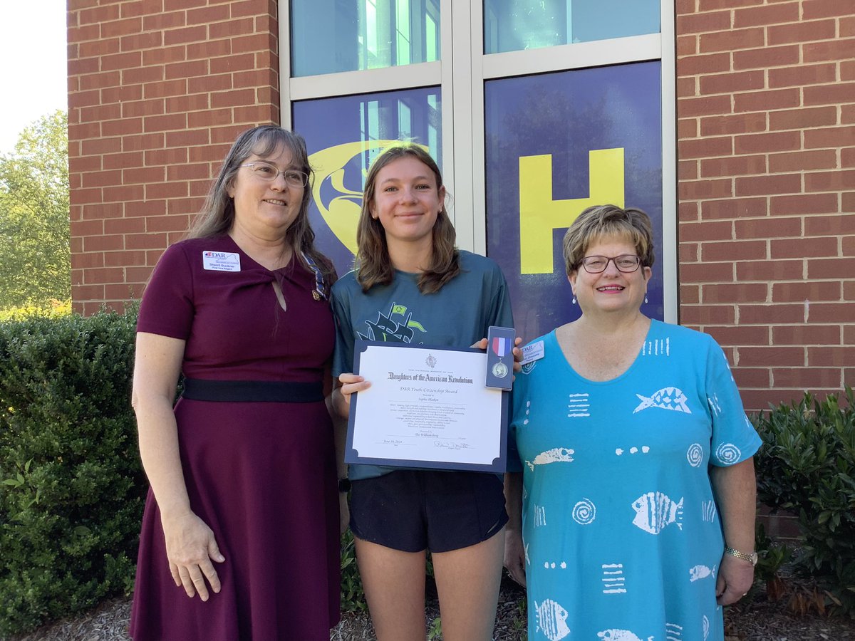 Congratulations Sophia P. The Daughters of the American Revolution Youth Citizenship Award winner. You make Hornsby proud! #wearewjcc #daughtersoftheamericanrevolution #soaringhawks