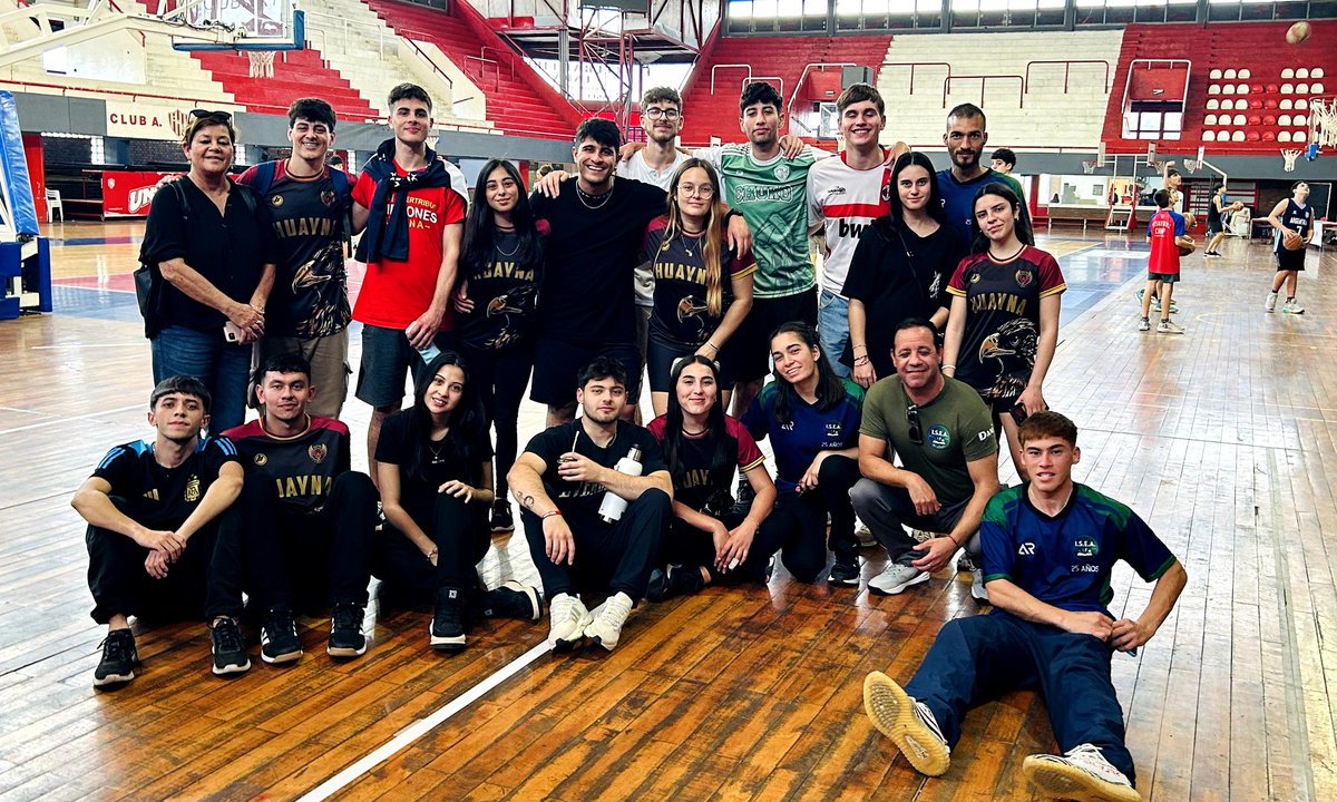 Alumnos del Instituto Superior de Educación Artística (ISEA) Nº 234 de la localidad de Villaguay visitaron la ciudad de Santa Fe y recorrieron nuestras instalaciones. 

Acompañados por #UniónSocial, conocieron por primera vez el 15 de Abril e ingresaron al Estadio Mundialista