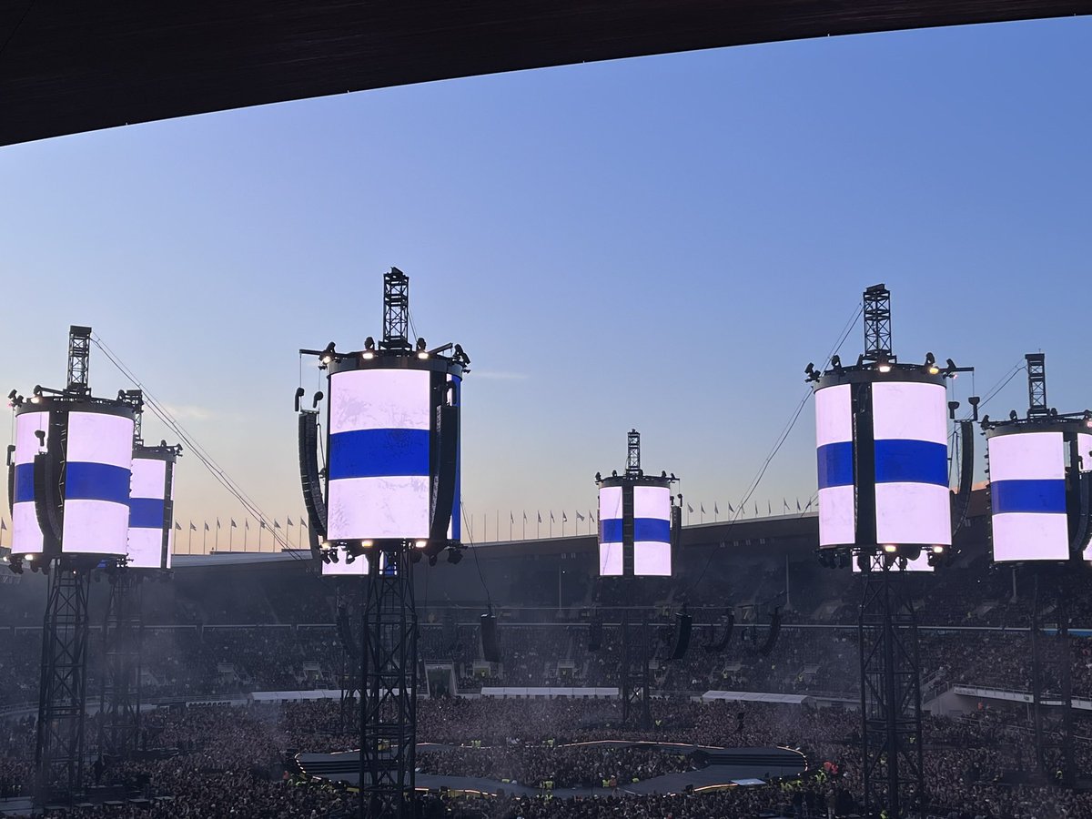 memmuliinos's tweet photo. Kerran vielä 🎶🤘🏻💙🤍🎶🤘🏻 090624 Olympiastadion 🇫🇮
Kiitos - Thank you! ❤️👊🏻💎
Rakas @Metallica #m72Helsinki https://t.co/aFitJoIzRq