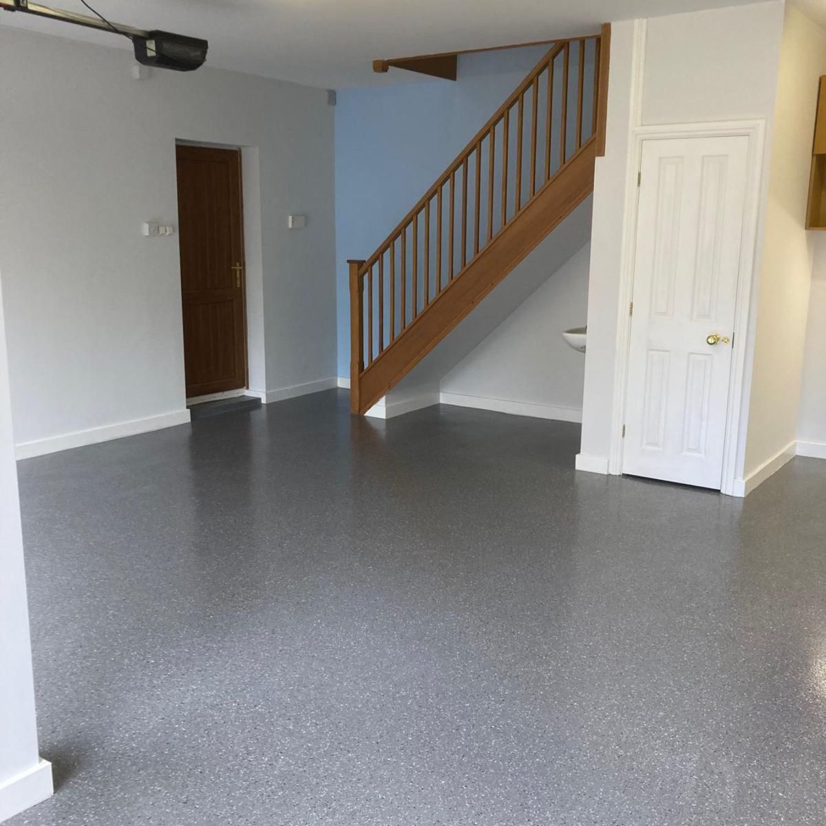 remeflooring's tweet photo. Check out this stunning transformation of a domestic #garagefloor using an #epoxyresin flake system! 🚗 Say goodbye to dull concrete and hello to a sleek, durable surface that's as functional as it is beautiful. Who says garage floors have to be boring? https://t.co/DThboRobUr