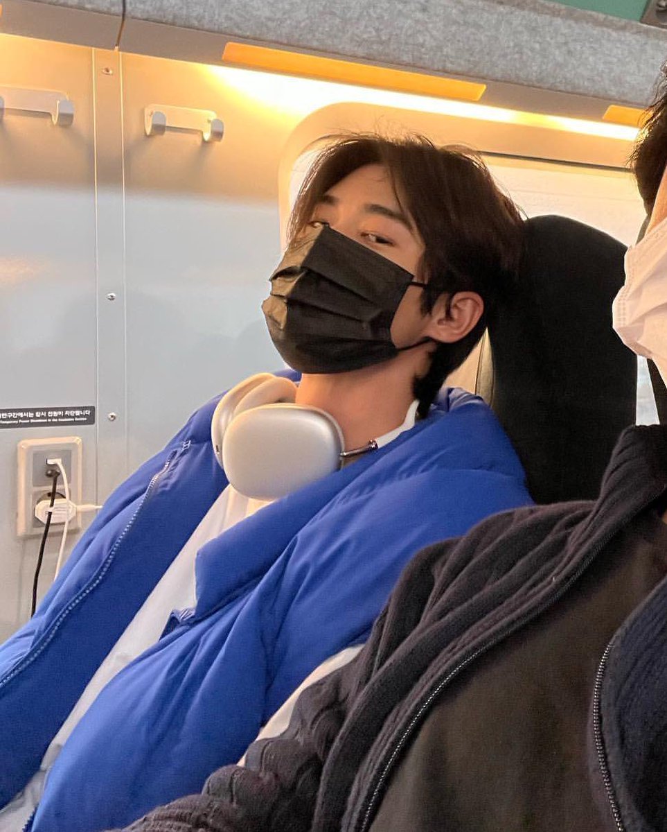Byeon Wooseok. tweet media
