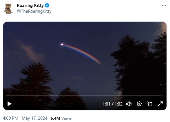 DaKnot's tweet photo. Am connecting something here or not? Is today lift off day? The end of the video featuring FBDO shows the cat looking up - as in lift off. The ET reference shows his ship taking off. 6/11 = lift off day? $gme @TheRoaringKitty @CrazyLadyTrader @MrAc5later #MOASS #roarkitty #hodl https://t.co/ITvKhPmE3T