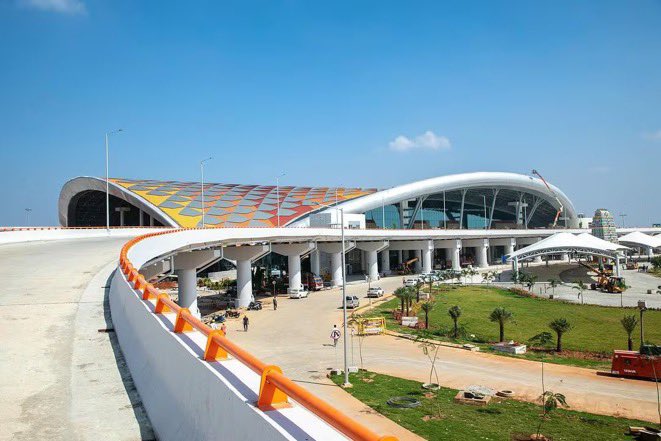 anandmahindra's tweet photo. Tiruchirappalli's new airport terminal goes live today

Looks wonderful. 

Especially with the emphasis on local culture & design elements.

And I hope the  young new minister of Civil Aviation @rammnk will set new records in the creation of new, modern airports around the country!
🙂

(Courtesy @IndianTechGuide )