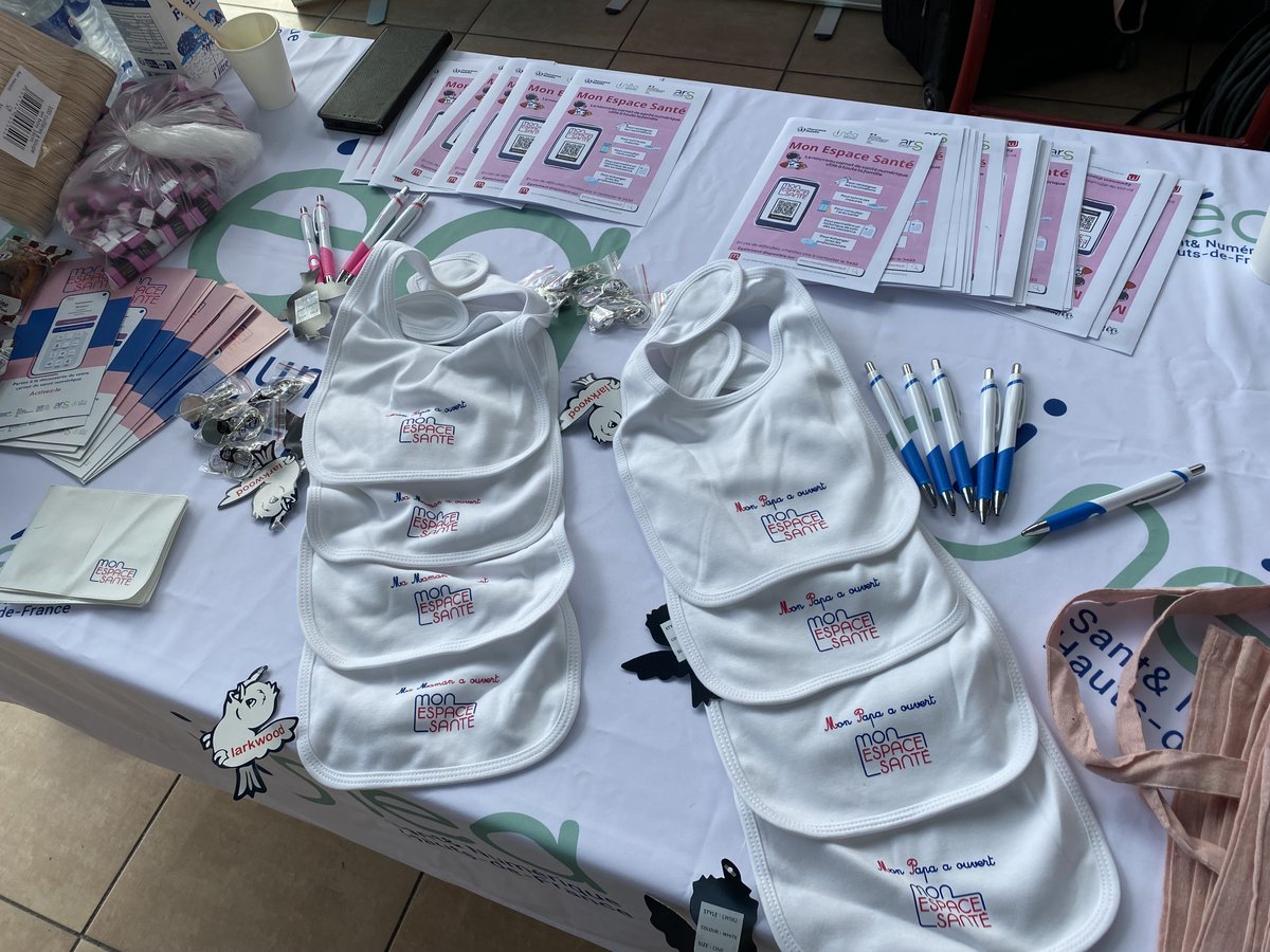 Retour sur image sur le Stand Mon Espace Santé organisé ce jour à la maternité de Denain : l'occasion pour les patients, visiteurs et professionnels de santé d'échanger avec Inéa, Sant&amp; Numérique Hauts-de-France  et la CPAM du Hainaut sur cet espace numérique individuel.