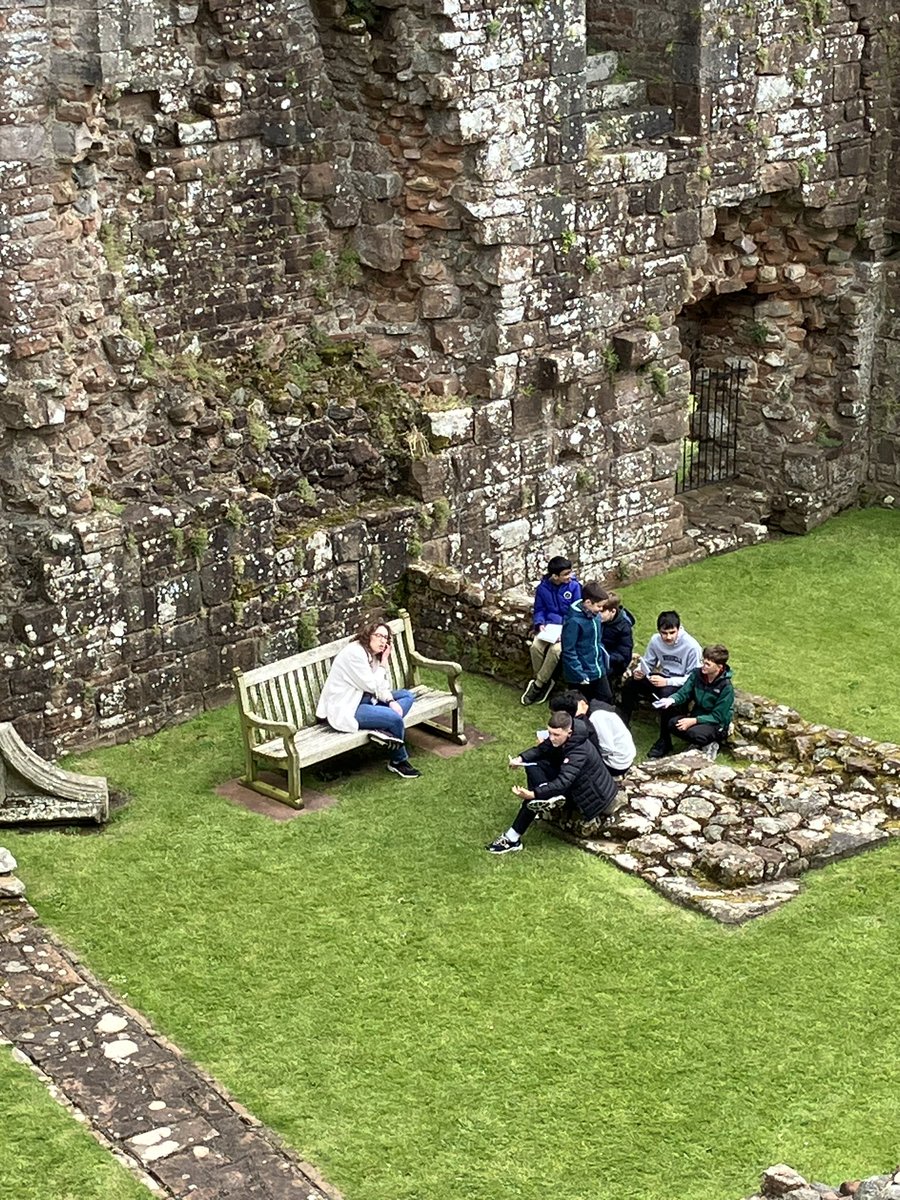 BSBDHistoryDept's tweet photo. 7A up in sunny(ish) Cumbria  today for our annual onslaught on Brougham Castle. https://t.co/GJsUKH0OWH