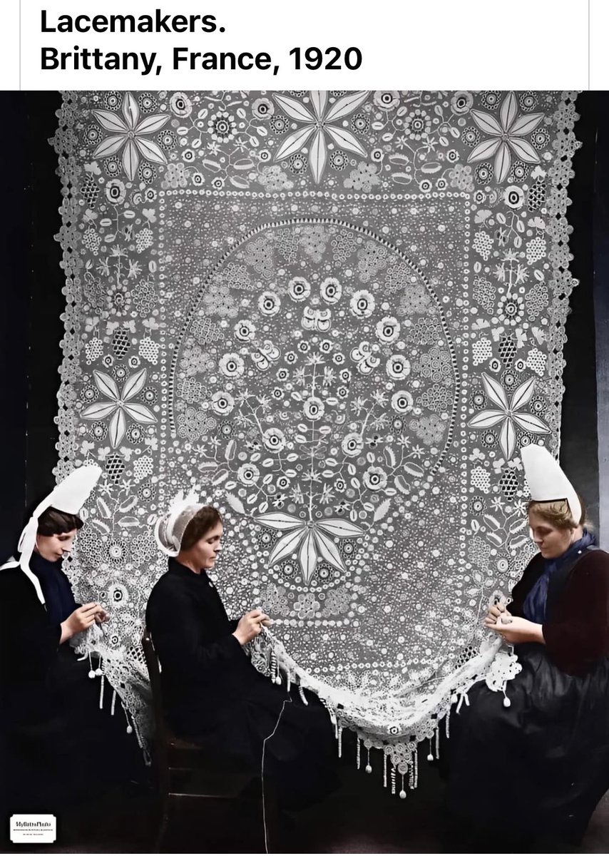 playinglesshurt's tweet image. Good morning. Exquisite lace making and makers Brittany, France in the 1920s. #art #handwork