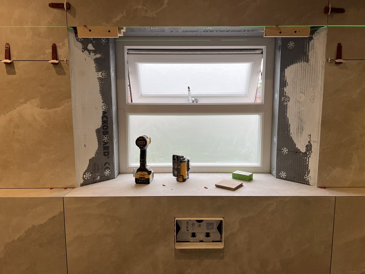 Splayed window , rolled ceiling and all mitred. Just a bit of a challenge 🙈