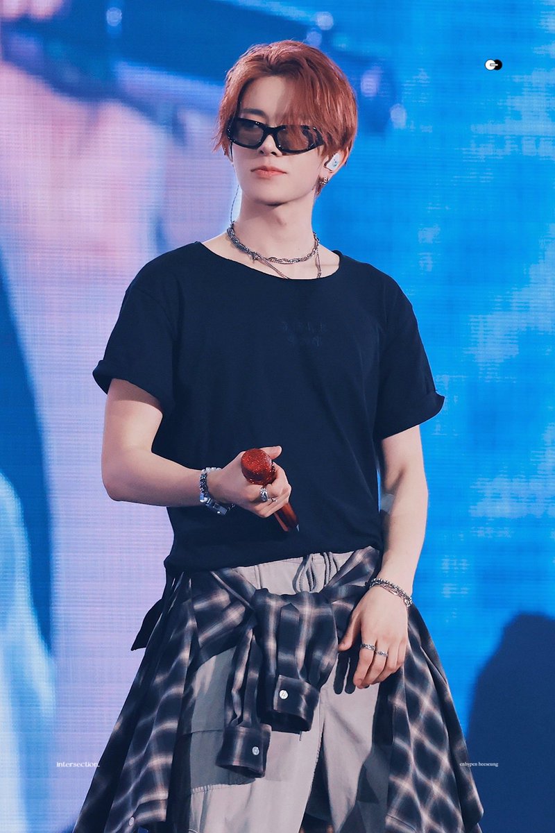 intersectionhs's tweet photo. 240611
🕶️

#ENHYPEN   #엔하이픈   #희승 #HEESEUNG https://t.co/c75yZIeXjQ