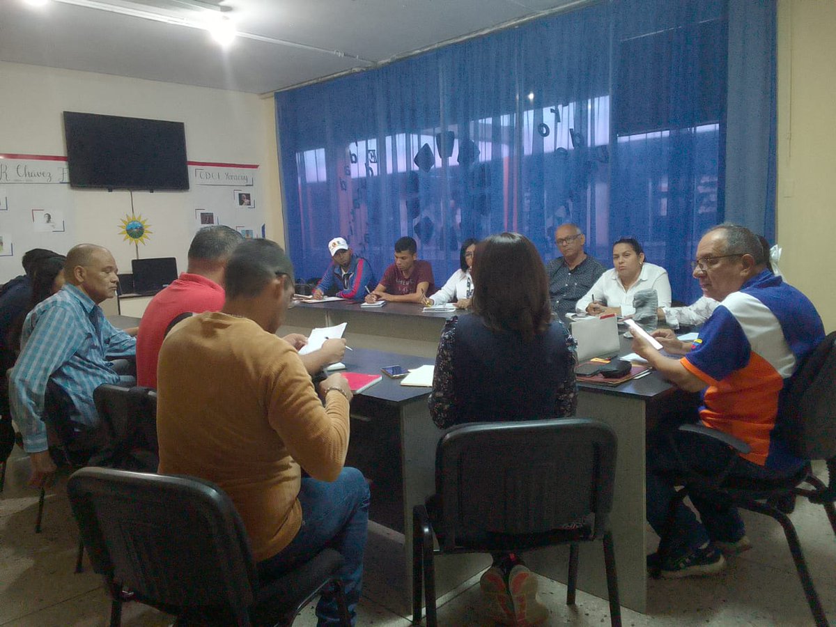 SomosUnem's tweet photo. #Entérate|Los responsables de Gestión General y Académico de la #UTGUYaracuy sostuvieron una reunión con el #CEGU,con el propósito de organizar la Feria de Oportunidades de Estudio 2024,que se realizará el #11Jun en el Gimnasio Cubierto Nicolás Ojeda Parra del mpio. Independencia https://t.co/93SqxaPJI5