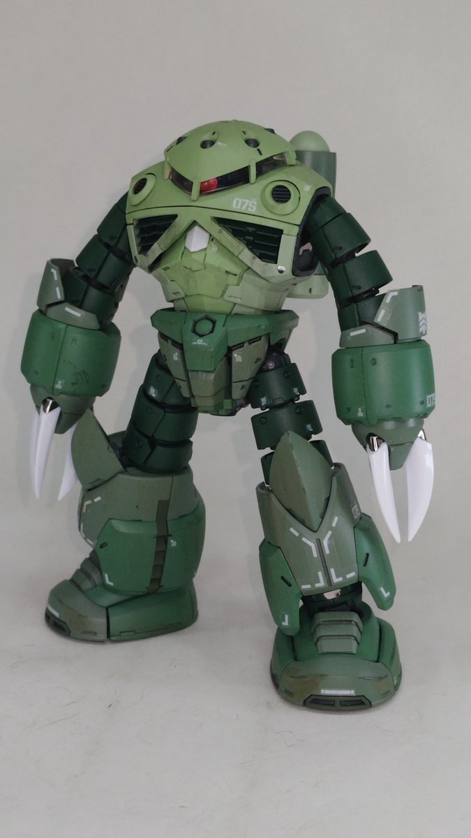 RGシャア専用ズゴックを緑に塗って素組で完成です✨ 手持ちの緑の中