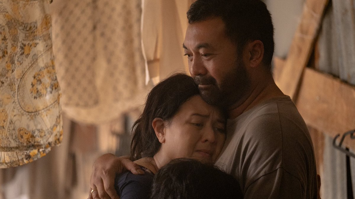 Kapan terakhir punya masalah numpuk banget sampe bingung mau mulai dari mana buat nyelesainnya, akhirnya cuman bisa nangis? 

(Walaupun akhirnya bangkit lagi)

Sita Nursanti dan Kiki Narendra sebagai Dewi dan Bandi dalam series NIGHTMARES AND DAYDREAMS, di Netflix 14 Juni ini.