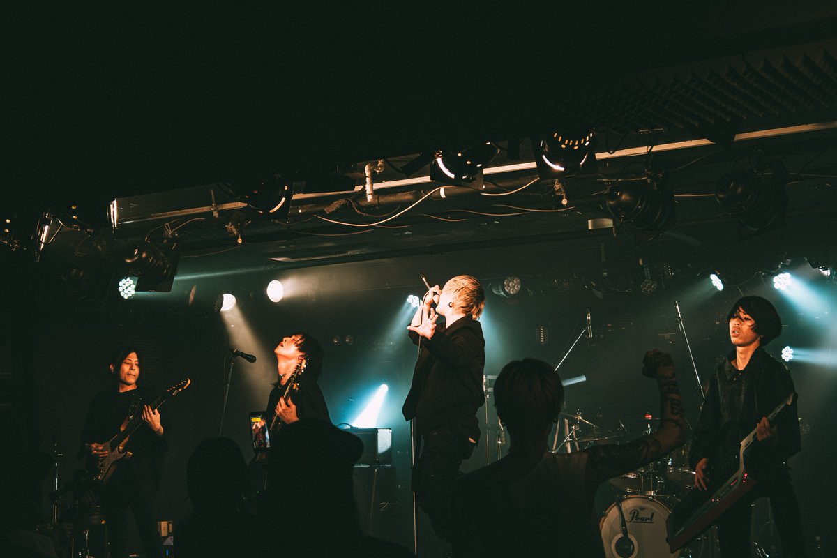 BabyFaith_offi's tweet photo. Zirco Tokyoありがとうございました👶

-Set List-
①H4ZE
②MASK feat. @reN__76 from @avoid_silence_ 
③EXTR(A)
④RIDICULOUS
⑤Elda

次のライブは6/29(土)、栄Party'z(名古屋)です！！ https://t.co/35wYsW0OPi