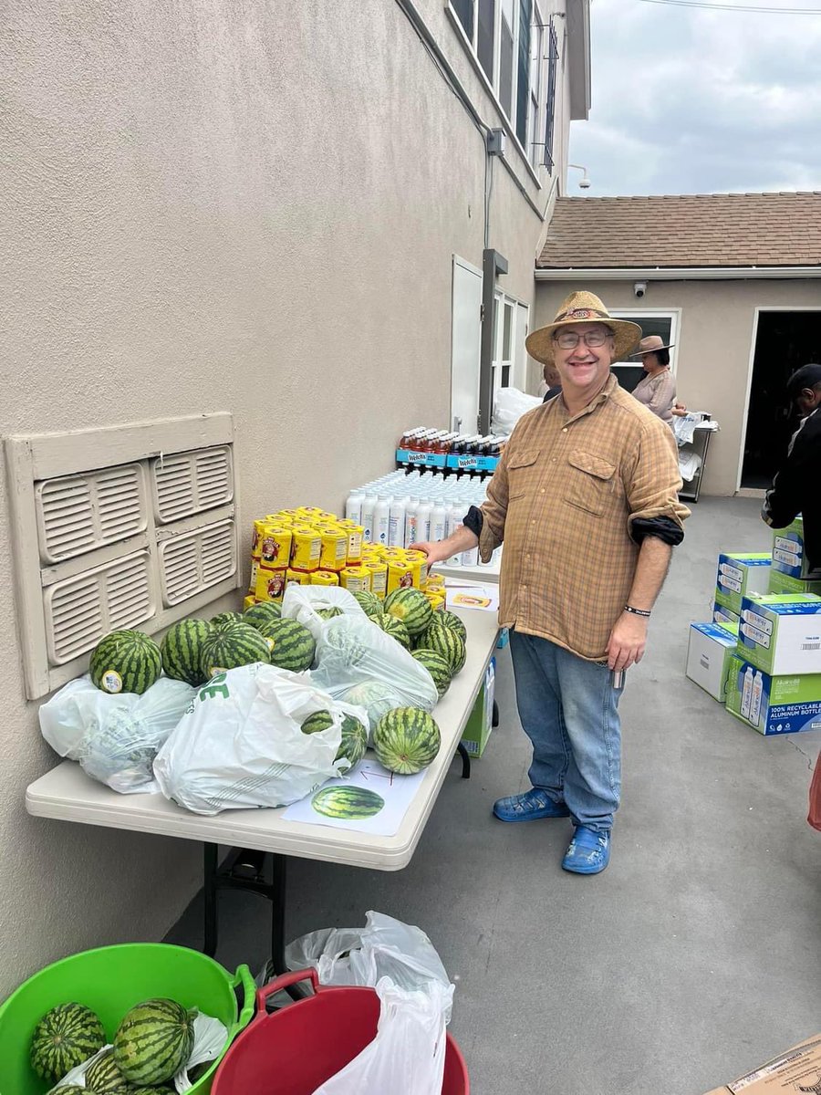 CFBC_LA's tweet photo. Thanks everyone for serving with the Food Pantry team. The number of members willing to serve on Sundays has been a great blessing! @lafoodbank @cityofsouthgateca #Hollydale https://t.co/foU2WXu0qE
