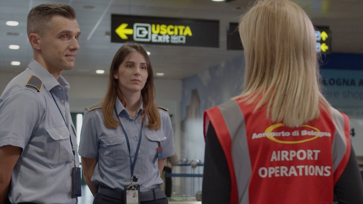 BLQairport's tweet photo. 📣Lavora con noi! Stiamo selezionando 𝐩𝐞𝐫𝐬𝐨𝐧𝐚𝐥𝐞 𝐒𝐞𝐜𝐮𝐫𝐢𝐭𝐲 👮‍♀️👮‍♂️
Candidati qui 👉 https://t.co/16jL17ziZz e scopri un mondo di opportunità per unirti al team di Aeroporto di Bologna ✈️

#BLQInnovability https://t.co/FhjuOxw6dK