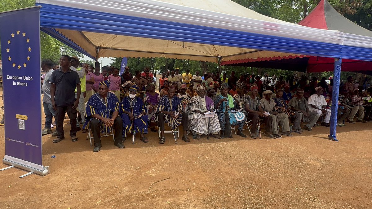 KobbyKyei_'s tweet photo. A short ceremony of the @EuropeInGhana and Government of Ghana commissioning 670km of feeder roads in Upper West Region, Daffiama-Bussie. 

This €35M project, funded through the EU’s Global Gateway initiative, connects key districts - Wa Municipal-Wa West-Nadowli-Kaleo (235km), Jirapa-Lawra-Daffiama-Bussie (210km), and Nandom-Lambussie-Karni (225km) - improving farmers’ access to markets and communities’ access to healthcare. 

The roads enhance transport networks, farmers’ income, and economic development, promoting regional growth and accessibility. 🇪🇺🇪🇺🇬🇭🇬🇭

EU ambassador to Ghana @IrchadR 

#OnlineJournalist