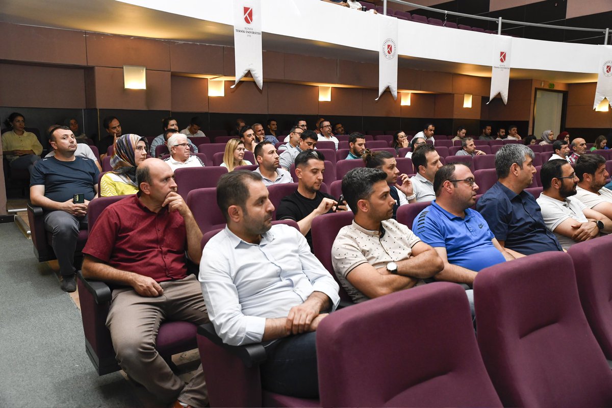 Konya Emniyet Müdürlüğü Siber Suçlarla Mücadele Daire Başkanlığı tarafından üniversitemiz personeline yönelik, siber suç nedir ve nasıl mücadele etmek gerekir konulu eğitim verildi.