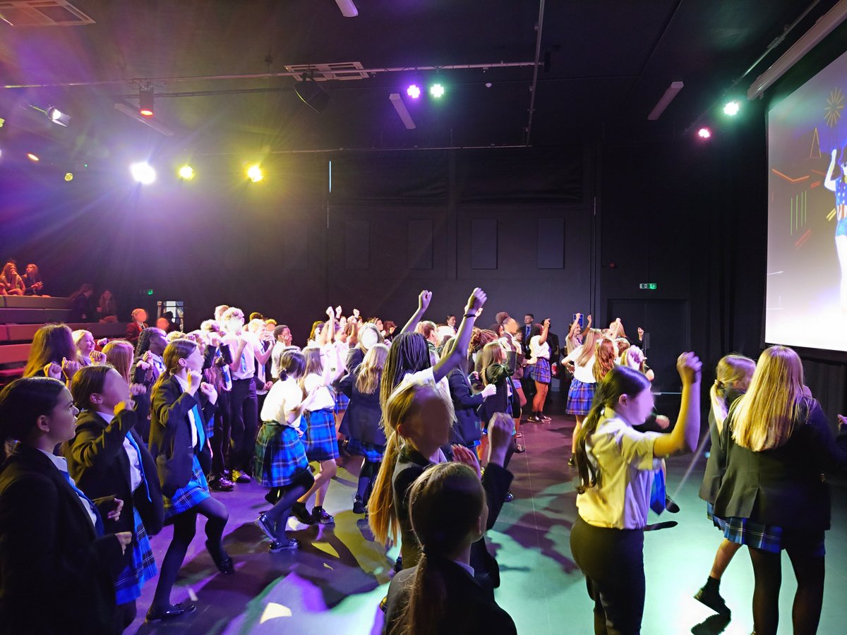 StokeDamerelCC's tweet photo. Another installment of #FunFriday at SDCC!
Students from all year groups come together, each week to take part in activities and earn house points for their houses.
THIS WEEK'S EVENT WAS: A โJust Danceโ Competition!
#mayflower #sutton #smeaton #saltram #funfriday #sdcc https://t.co/MNZMb4LrwE