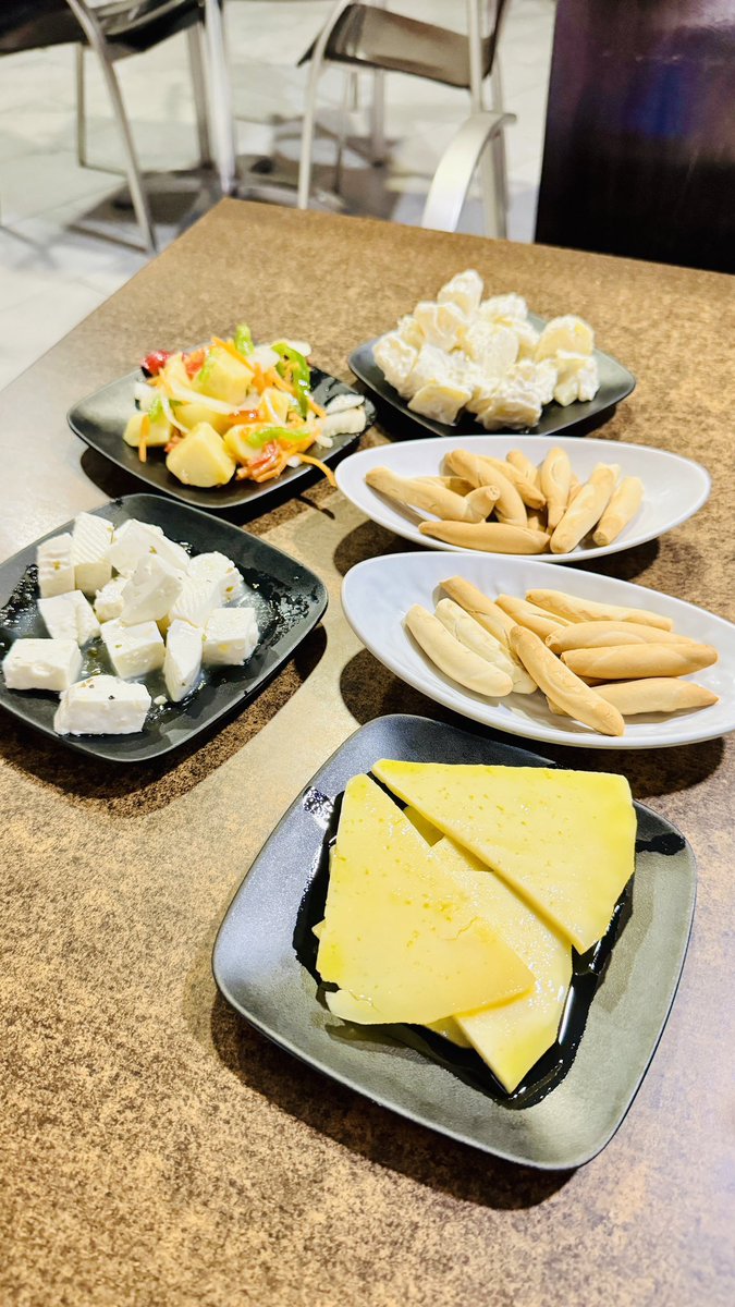 RustyRhinos's tweet photo. As we drove through Spain last night, we decided around 2am that it was time for a late supper.

Spanish services always impress with their homely community feeling, excellent food and coffee. We got this spread of Tapas before continuing on.

#rustyrhinos #moroccanrally2024 https://t.co/MxXsI5dMUL