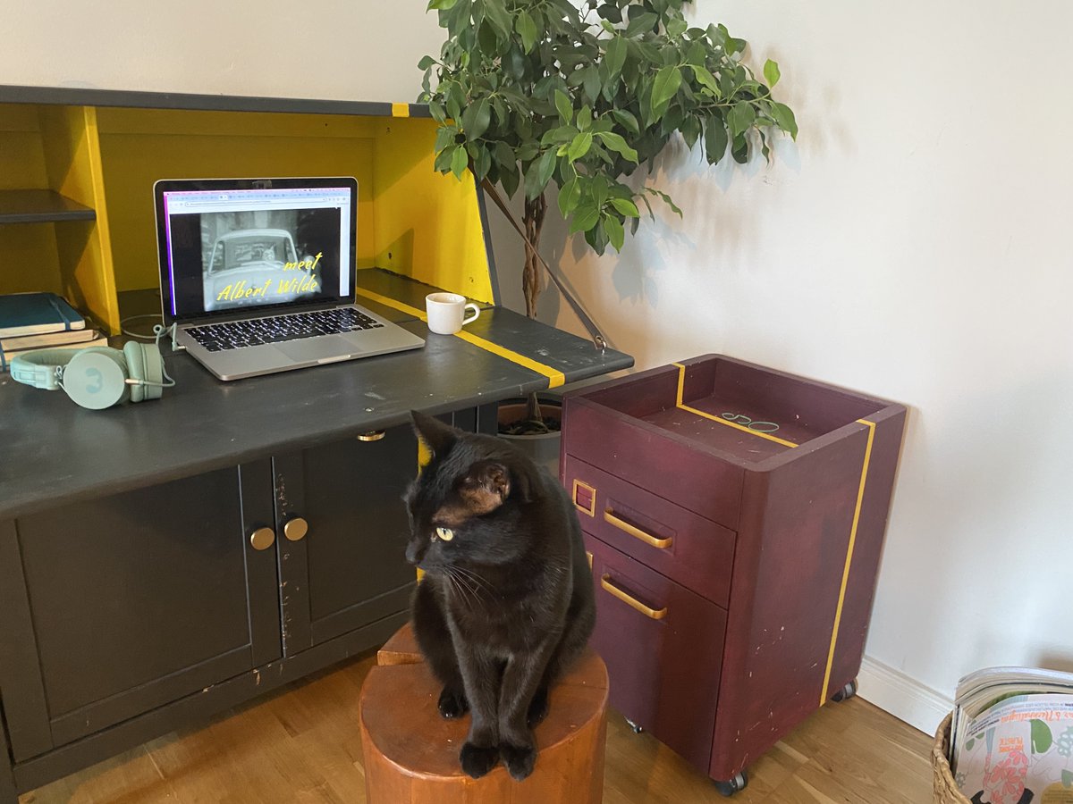 beyond_hills's tweet image. Hey #IndieDevWorkspaceChallenge!

Albert Wilde: Quantum P.I.&apos;s new office and home office in Berlin.
Has been travelling a lot lately!
