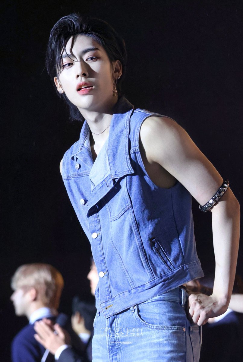 베러 tweet media