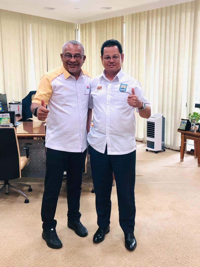 azman1505's tweet photo. 11 jun 2024, Perbincangan bersama felcra bagi mencari solusi 3 perkara b
1.rayuan SSHP 
2.Penglibatan Felcra dalam sawah padi di Sabah dan Sarawak dgn peruntukan felca RM100juta. Dicadangkan peluncuran projek ini secara bersama KPKM dengan  
KDW di Sabah dan Sarawak. https://t.co/5wmAbm7htg