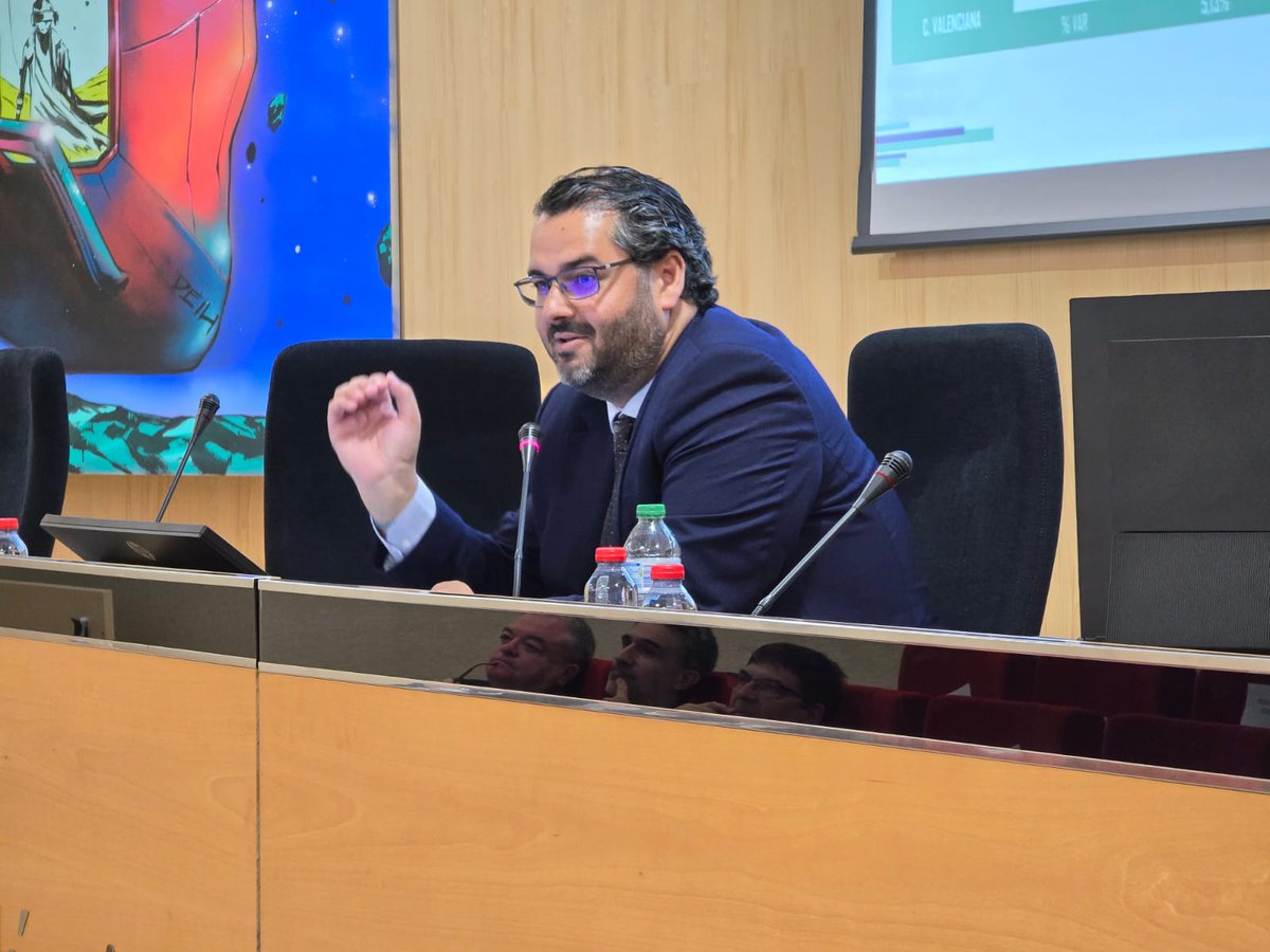 🔌⚡ Bruno Brito, consejero delegado de <a href="/ideauto/">Instituto de Estudios de Automoción</a>, señala que la #electrificación enfrenta dificultades: solo el 10,5% de las #matriculaciones en España son de vehículos electrificados. En Valencia, el porcentaje es aún menor (8,9%).🚗🔋

#JornadaFaconauto