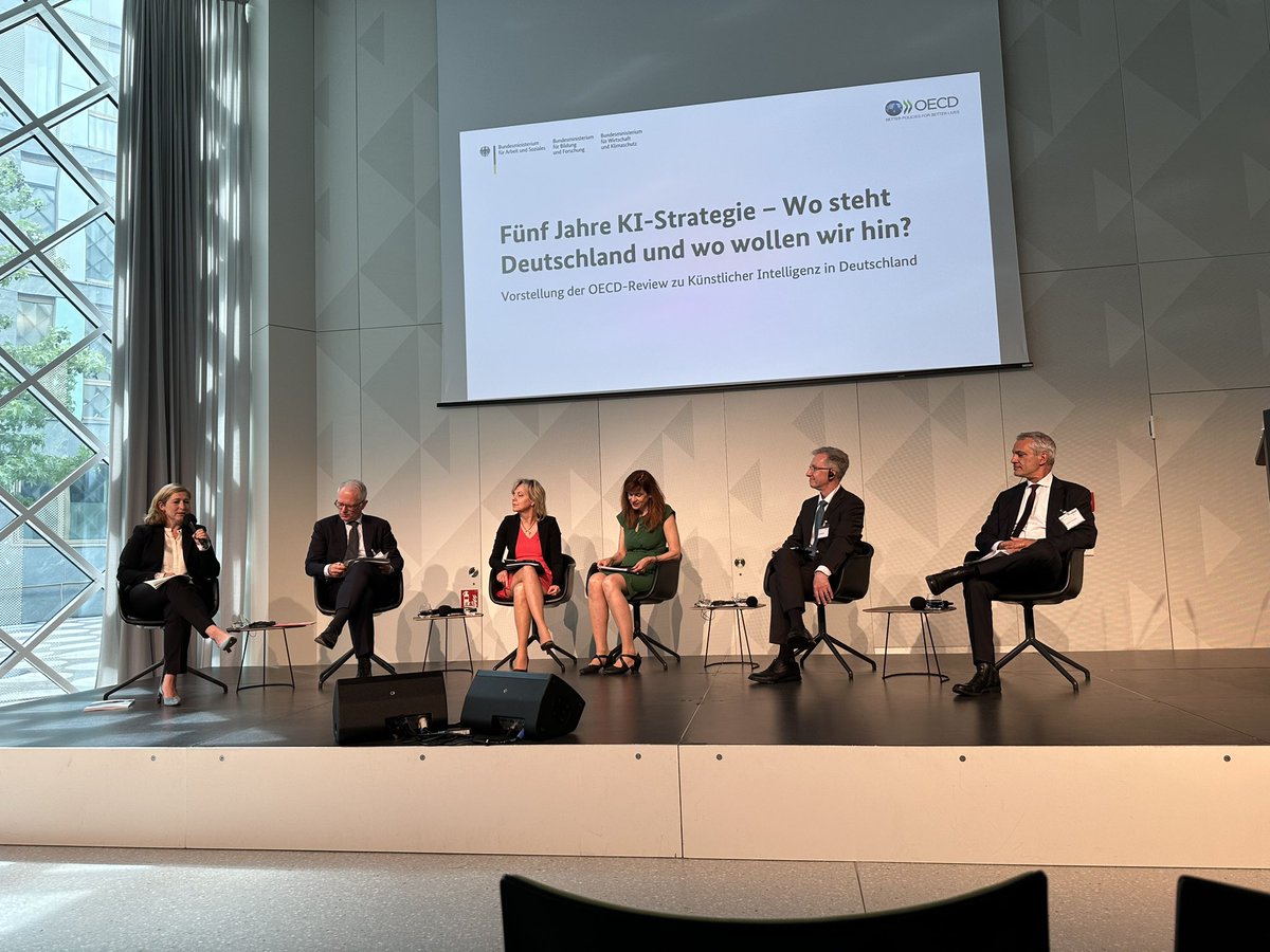 inkognito (@mr_globalps) on Twitter photo Beim Review der <a href="/OECD/">OECD ➡️ Better Policies for Better Lives</a> zu #KI in Deutschland insgesamt gutes Zeugnis - Details drüben bei
linkedin.com/posts/activity…
Klare Aussage: breite Nutzung von KI kann nur gelingen wenn alle gesellschaftlichen AkteurInnen mit anpacken !
Und: ein Feld auf dem die 🚦gut zusammenspielt Beim Review der <a href="/OECD/">OECD ➡️ Better Policies for Better Lives</a> zu #KI in Deutschland insgesamt gutes Zeugnis - Details drüben bei
linkedin.com/posts/activity…
Klare Aussage: breite Nutzung von KI kann nur gelingen wenn alle gesellschaftlichen AkteurInnen mit anpacken !
Und: ein Feld auf dem die 🚦gut zusammenspielt