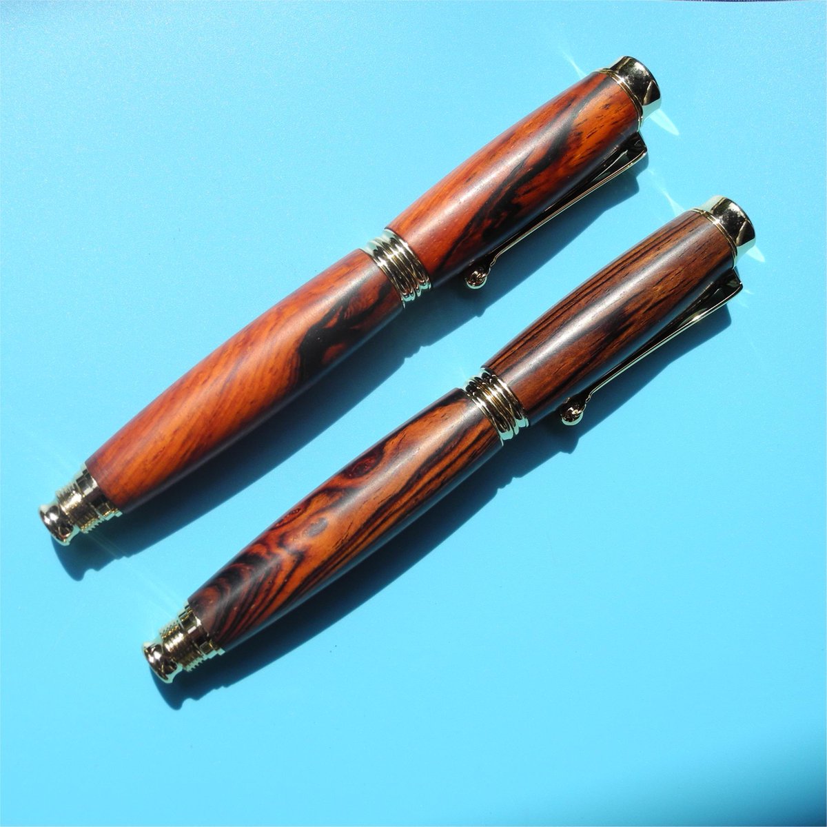 fuyunjichang's tweet photo. Wooden pens handmade from precious wood。Precious natural wood is a master of art !! #cocobolo #kingwood #snakewood #handmadegift #crafts
https://t.co/tWwe4TVo2Z https://t.co/zk5jMVY5Z3