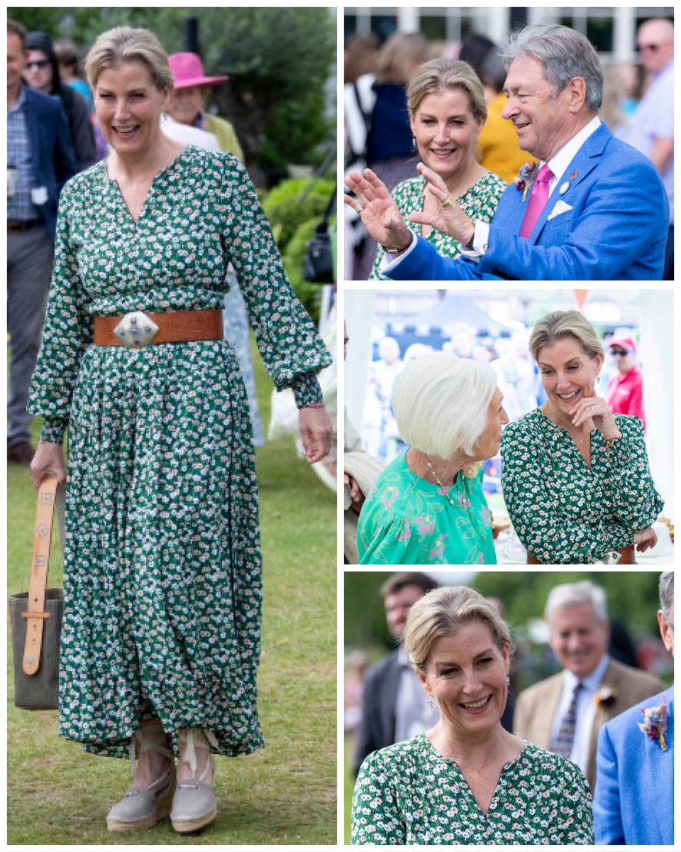 RoyallyBlunt's tweet photo. The #DuchessOfEdinburgh attends the Royal Windsor Flower Show on June 8. Also in attendance were Mary Berry & Alan Titchmarsh
#RoyalFamily #RWFS #KCIII https://t.co/7T7ZLwv9Fv