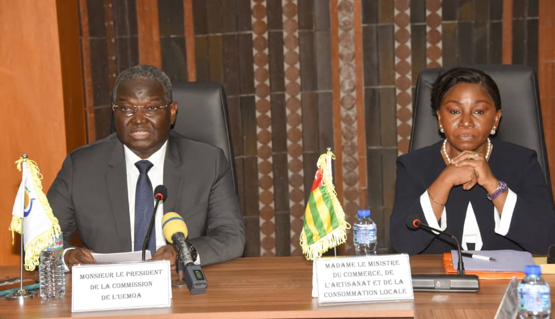 CommercegouvTg's tweet photo. <En 2023, le Togo🇹🇬 a consolidé sa performance avec un taux satisfaisant de mise en œuvre des réformes de 76%. Cette évaluation a porté sur 131 réformes contre 127 en 2022>, révèlent les conclusions de la 9e revue politique de l’UEMOA au Togo.

➡️ https://t.co/FE61RB741H https://t.co/SO3o6qpE6u