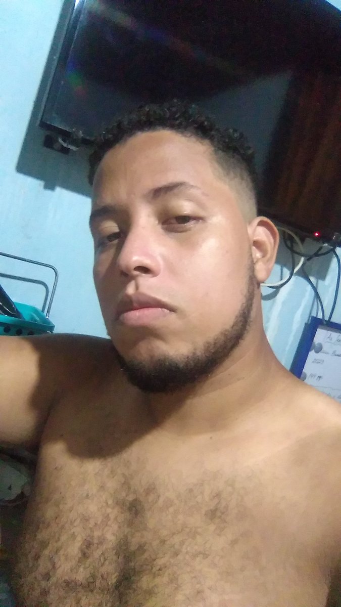 Pela primeira vez em séculos eu me achei gostoso com esse visual.