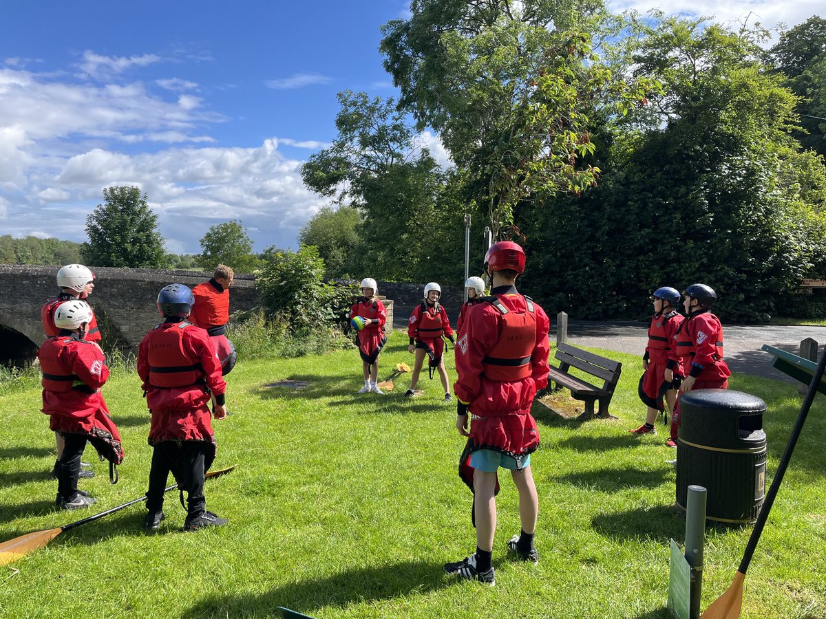 SCarterPE's tweet photo. Out and about on the water today. Year 9 OAA students warming up in preparation for a days paddling #outdoorfun #paddling # kayak day https://t.co/YzdiwdOPoJ