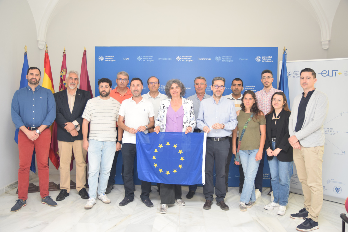 🟢#EuropeanGreenWeek

🧂El proyecto <a href="/lifedesirows/">Life Desirows</a> muestra su tecnología de desalación y desnitrificación con #energíarenovable.

🎯El objetivo es eliminar los nitratos de las aguas subterráneas, reciclarlas y reutilizarlas en como fertilizante agrícola.

🔗upct.es/noticias/2024-…