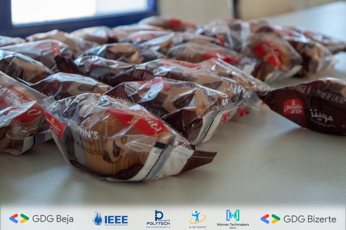 ☕️ Taking a breather during our event's coffee break! It's not just about the caffeine; it's about the connections made and ideas shared over a cup of joe. #Networking #CoffeeBreak #BuildWithAI