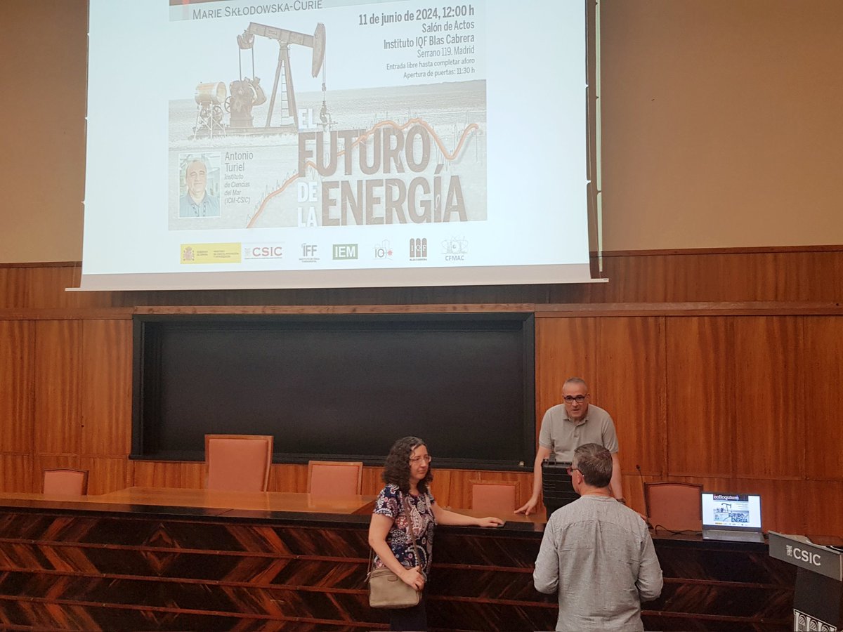Coloquios Marie Sklodowska Curie (@coloquioscurie) on Twitter photo Ya está la sala preparada para el Coloquio Curie con <a href="/amturiel/">Antonio Turiel</a> al que vendrán alumnos del <a href="/IES_S_Isidro/">IES S Isidro</a> Ya está la sala preparada para el Coloquio Curie con <a href="/amturiel/">Antonio Turiel</a> al que vendrán alumnos del <a href="/IES_S_Isidro/">IES S Isidro</a>