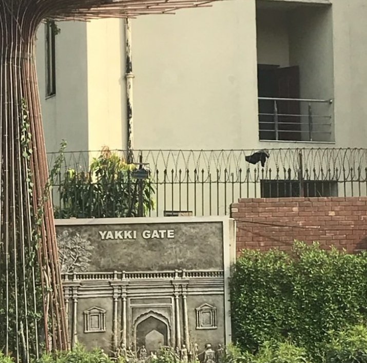 aimaimrankhan's tweet photo. "When one door closes another one opens"

The another door: https://t.co/bm0QvIJlvc