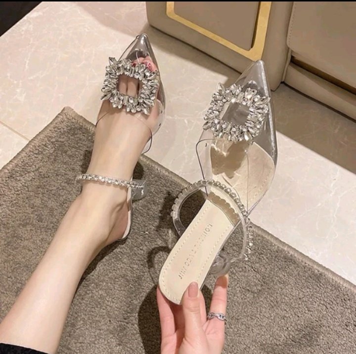 486haechanpass's tweet photo. Heels cantik buat kondangan ˖𓍢ִ໋ 👡 ✧˚

----- a thread https://t.co/Iie8K4LOvZ