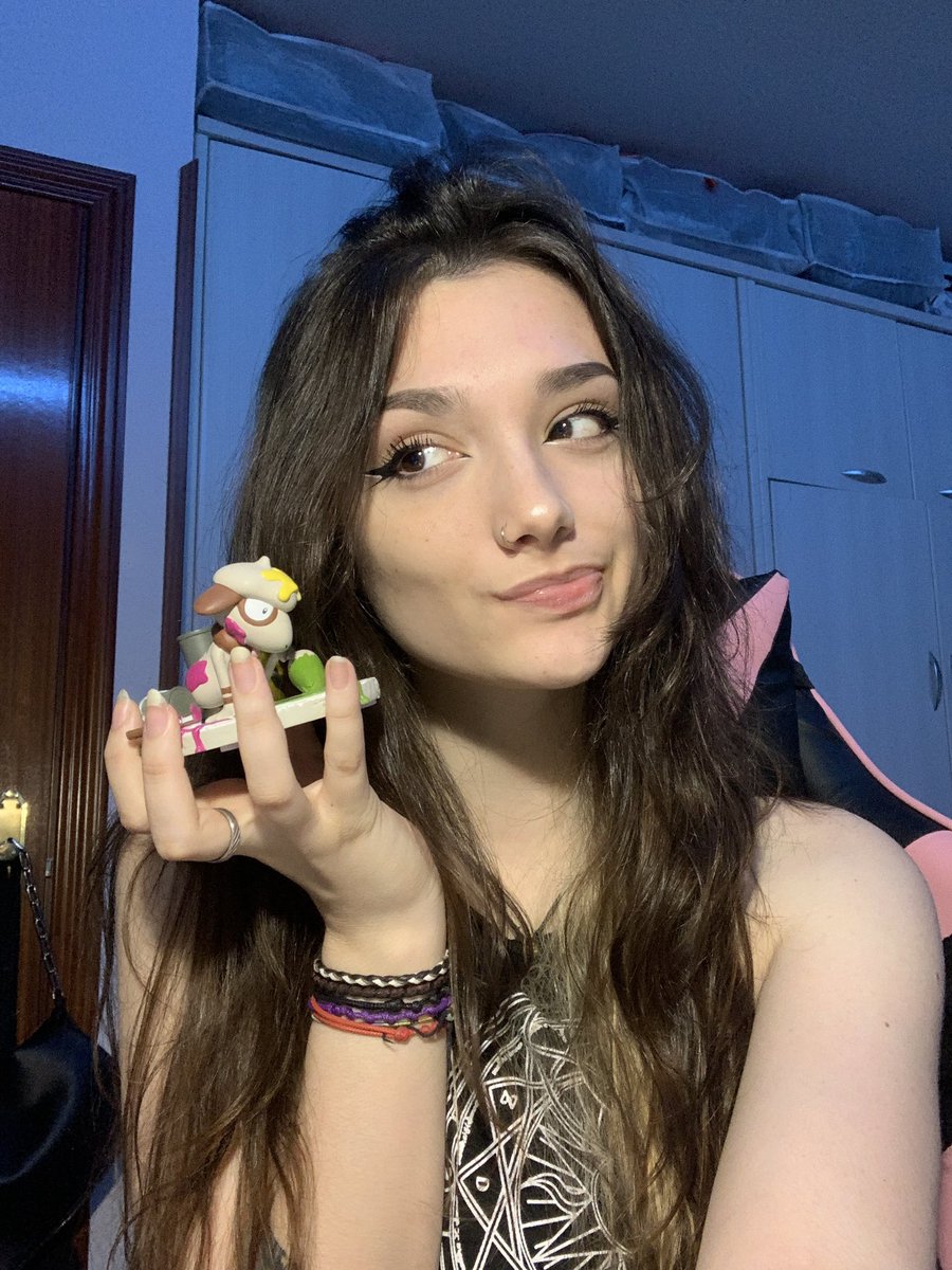 inanilux's tweet photo. esta Smeargle cumple 22 hoy🎉💖 https://t.co/zGopQPxvcS