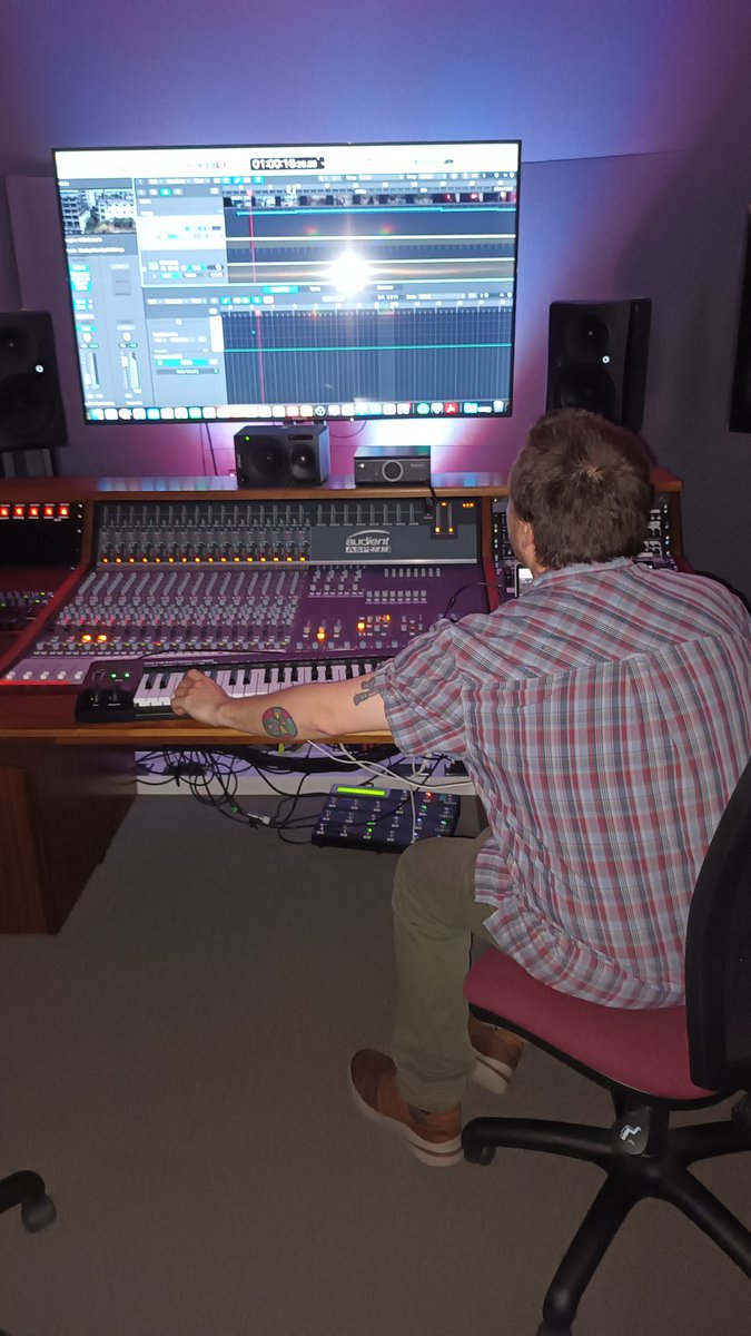 Epic music score for THE DIVIDE crested by Matt Crawley.
THE DIVIDE is out now to watch at
threestrandprods.co.uk