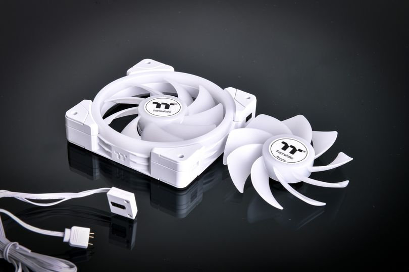 ThermaltakeInc's tweet photo. Why compromise aesthetics for cooling performance?
SWAFAN EX ARGB features swappable fan blades. Choose which fan blades to use according to the cooling configuration of your build.
USA: https://t.co/9hGG6KZ8aQ
EU: https://t.co/414DCmLiwp
#Thermaltake #swafan #swafanexargb https://t.co/c3MZVwnxcy