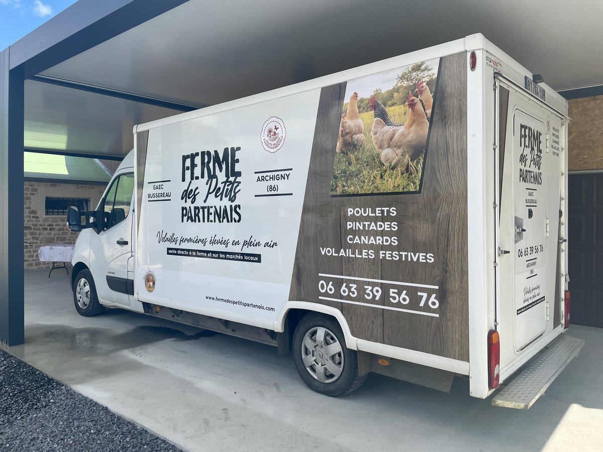 departement86's tweet photo. #VisiteCantonale - La Ferme des Petits Partenais à #Archigny
đ 3 000 volailles (poulets/pintades)
đïžÂ MĂ©daille d'or au Concours des Saveurs de Nouvelle-Aquitaine en 2022 pour ses rillettes de poulet
â¶ïžÂ Inscrite sur la plateforme Agrilocal86 #circuitscourts https://t.co/ysyjyihj3c