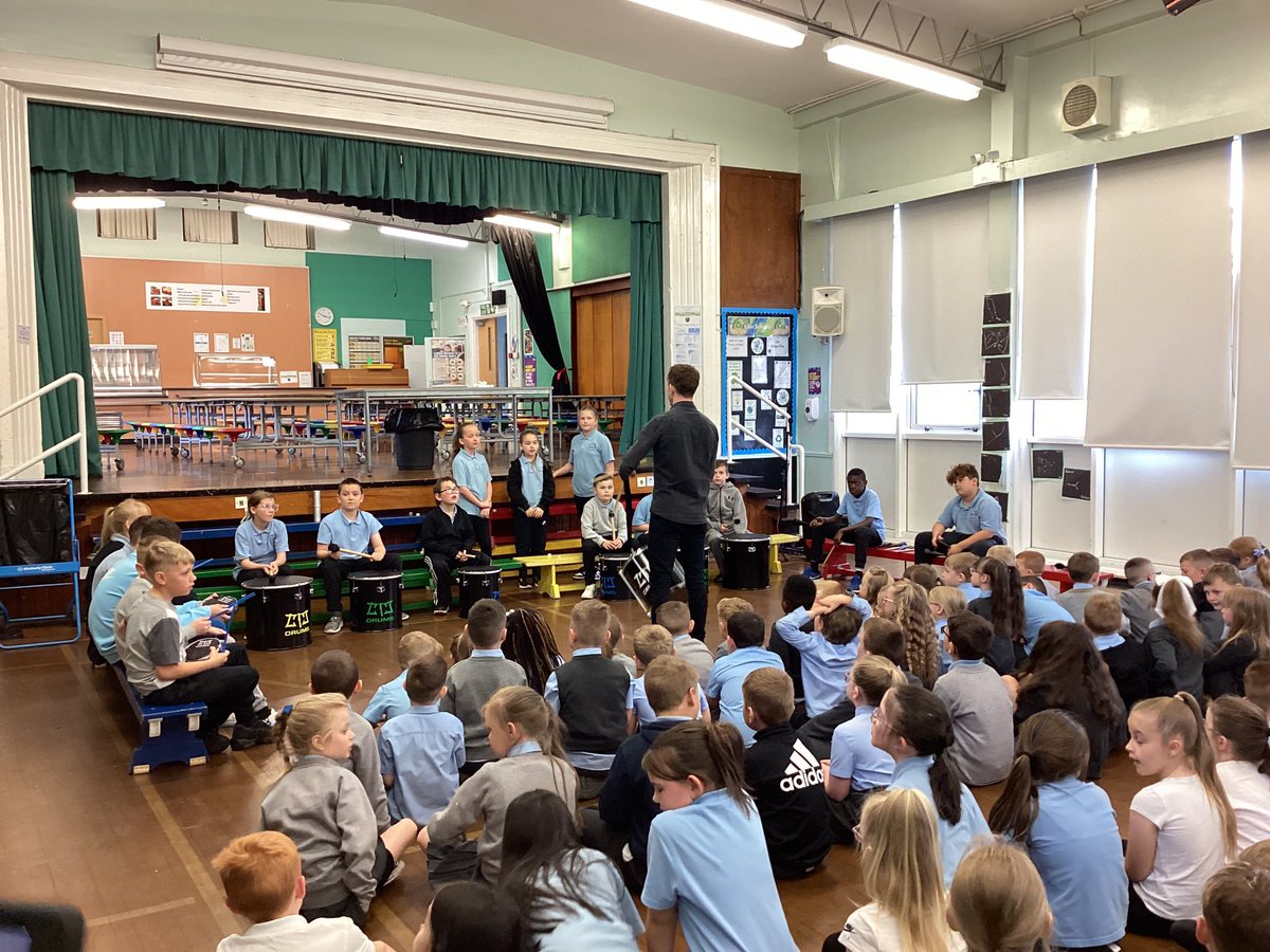 Miss Russell & P3/4 tweet media