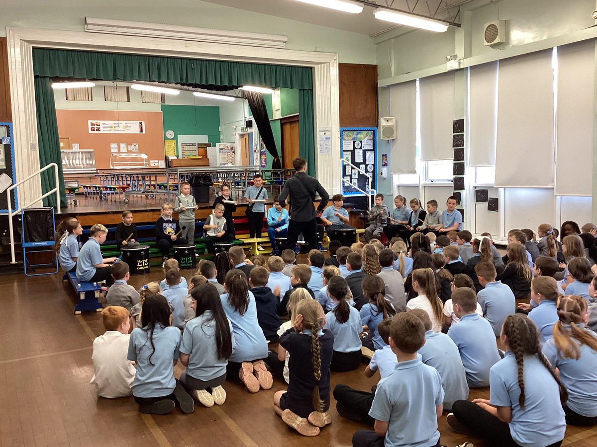 Miss Russell & P3/4 tweet media