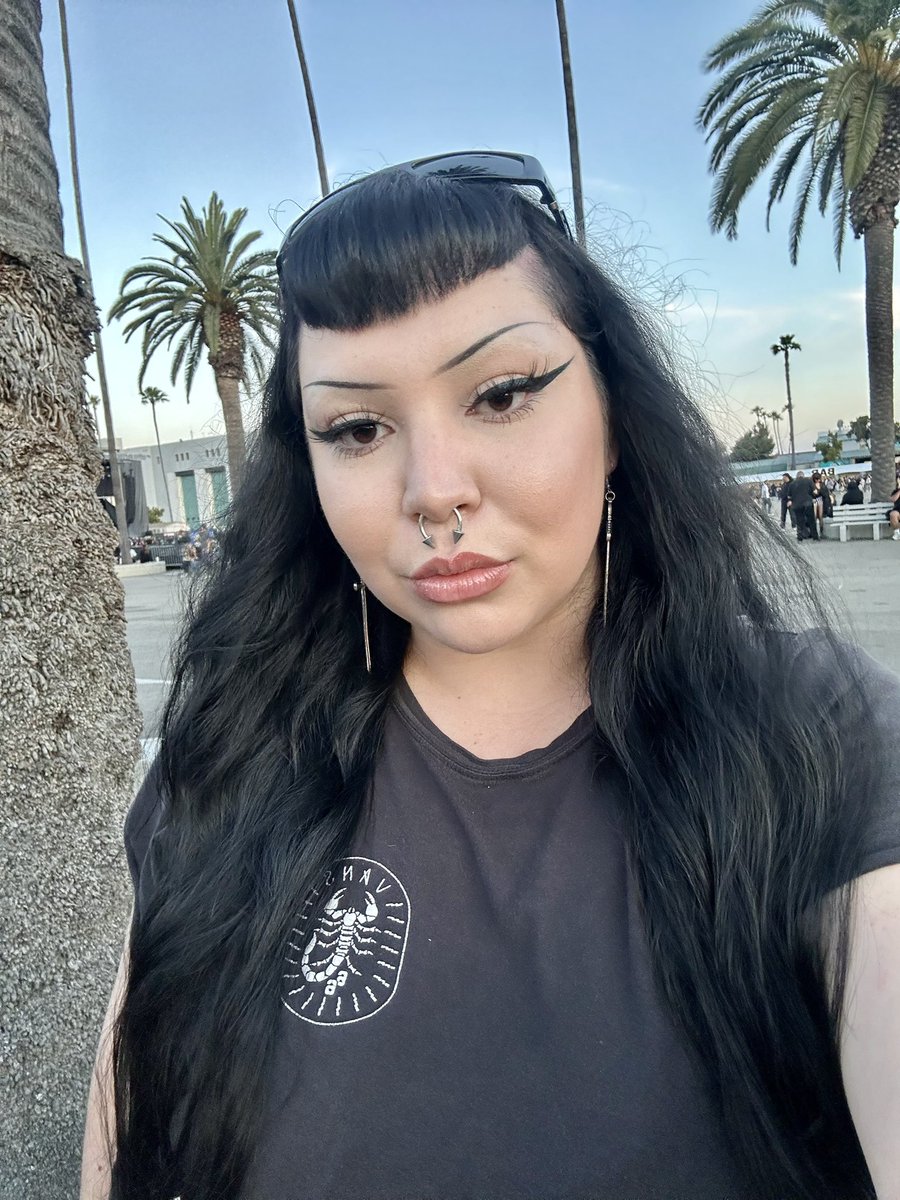 skeletonbrat's tweet photo. no values fest was both fun and torturous lmao https://t.co/lrC2GtvZof