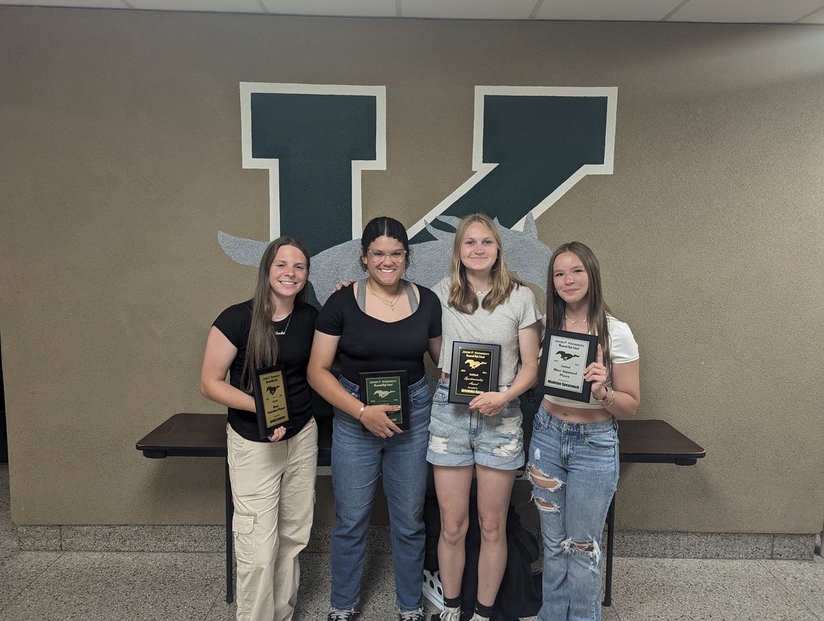 Sports Awards 2024
MIP - Maddie Spearnock 
Sportsmanship - Kris Kuzar
Mustang - Marialys Ricourt
MVP - Lorelei Lorentzen 
Congratulations!