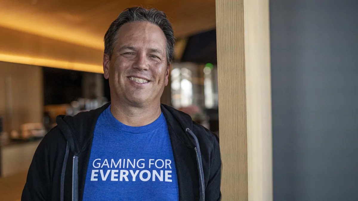 🟢 Phil Spencer is an absolute genius 

He got PlayStation fans BEGGING for £70 Xbox games on PS5 

Xbox gets £50 on every copy sold, which pays for more Game Pass games

BUT

He’s got them thinking it’s not only a good idea, but they are bragging about it!

What a legend 
😂😂😂